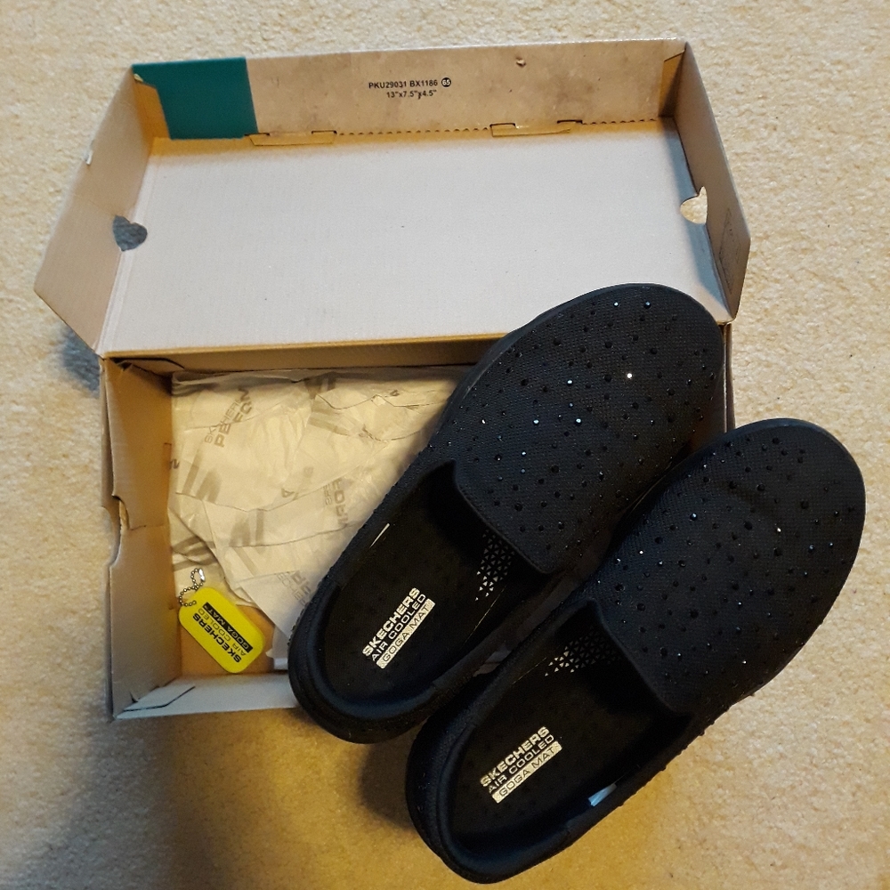 SKECHERS "Go Walk" Slip on